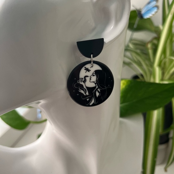 Black & White Emo Earrings - Gothic Woman & Snake Witchy Earrings - Picture 3 of 5